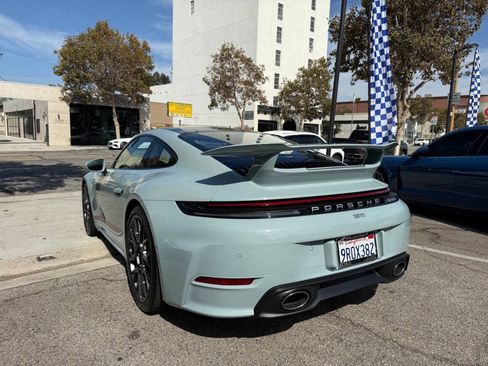 Used 2025 Porsche 911 Carrera RWD image 16