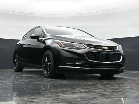 Used 2016 Chevrolet Cruze LT w/ LT Convenience Package FWD image 39
