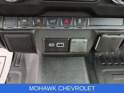 Used 2025 GMC Sierra 1500 Pro w/ Pro Value Package AWD/4WD image 32