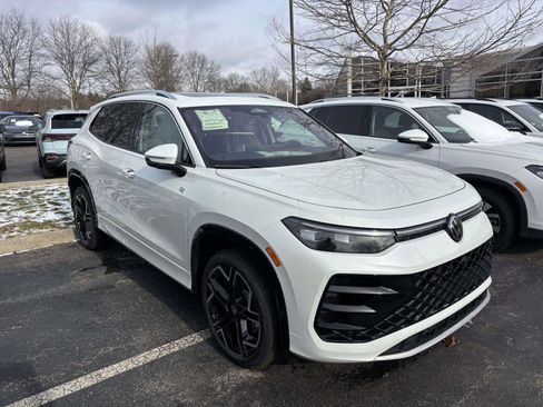 New 2026 Volkswagen Tiguan SEL R-Line AWD/4WD image 1