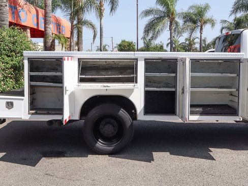 Used 2018 Ford F550 2WD Crew Cab Super Duty image 11