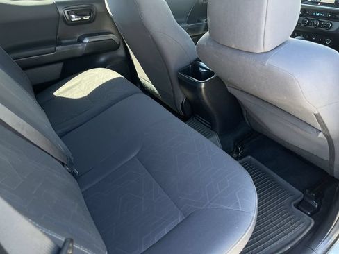 Used 2017 Toyota Tacoma TRD Off-Road AWD/4WD image 26