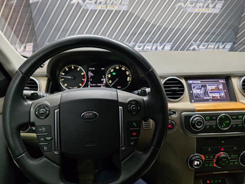 Used 2016 Land Rover LR4 HSE Silver Edition image 17