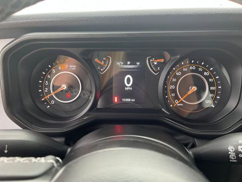 Used 2025 Jeep Wrangler Sport S image 39