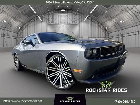Used 2011 Dodge Challenger RWD image 1