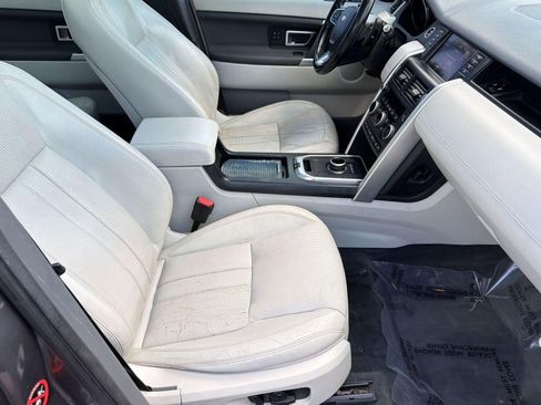 Used 2017 Land Rover Discovery Sport HSE image 29