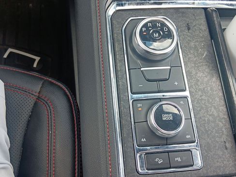 Used 2024 Ford Expedition Max Limited AWD/4WD image 18