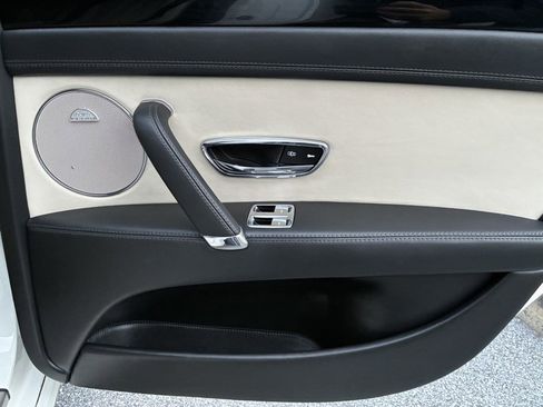 Used 2015 Bentley Flying Spur V8 image 32