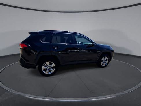 Used 2025 Toyota RAV4 XLE FWD image 8