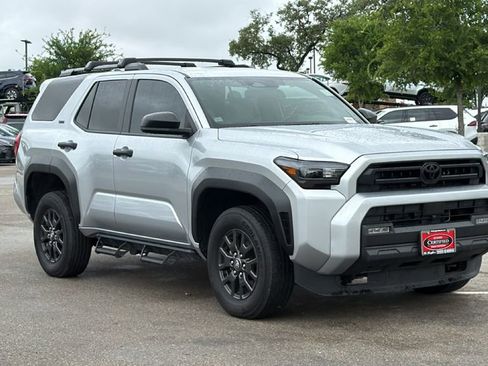 Used 2025 Toyota 4Runner SR5 image 3