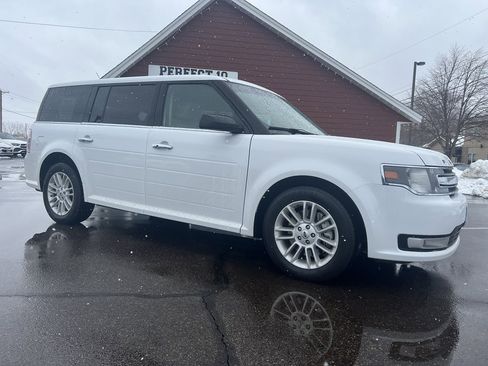 Used 2019 Ford Flex SEL image 2