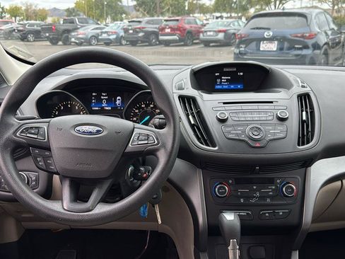 Used 2017 Ford Escape SE image 7
