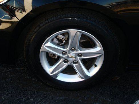 Used 2024 Chevrolet Malibu LS image 2