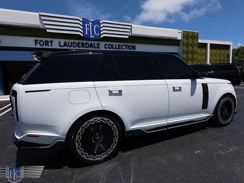 Used 2025 Land Rover Range Rover Long Wheelbase SE AWD/4WD image 5