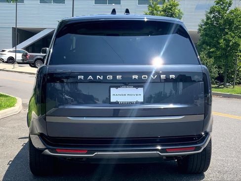 Certified 2025 Land Rover Range Rover SE AWD/4WD image 4