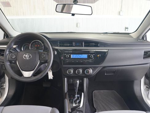 Used 2015 Toyota Corolla L FWD image 17