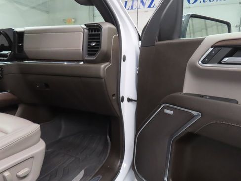 Used 2023 GMC Sierra 1500 SLT w/ SLT Convenience Package image 34