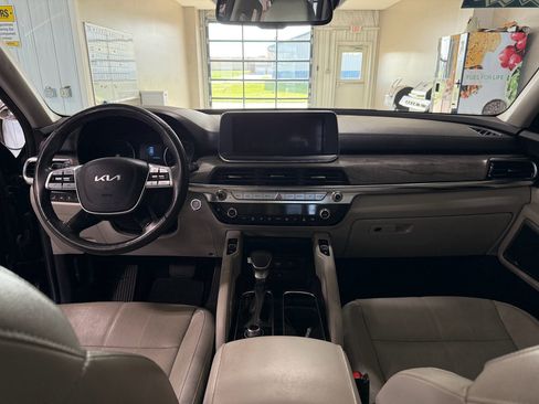 Used 2022 Kia Telluride EX w/ Towing Package AWD/4WD image 13
