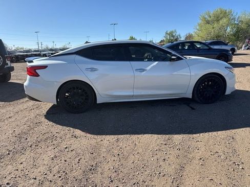 Used 2017 Nissan Maxima SR w/ Midnight Edition FWD image 7