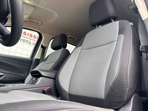 Used 2017 Ford Escape SE w/ Equipment Group 201A image 9