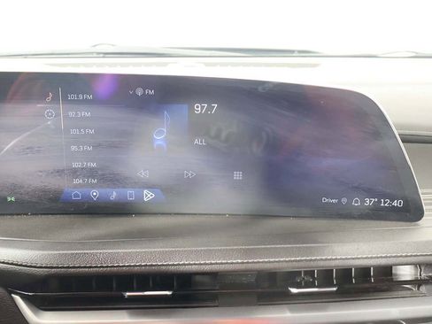 Used 2024 Cadillac XT4 Premium Luxury image 35