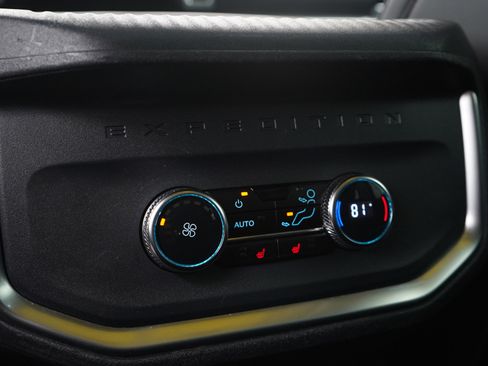 Used 2025 Ford Expedition Max Platinum AWD/4WD image 24