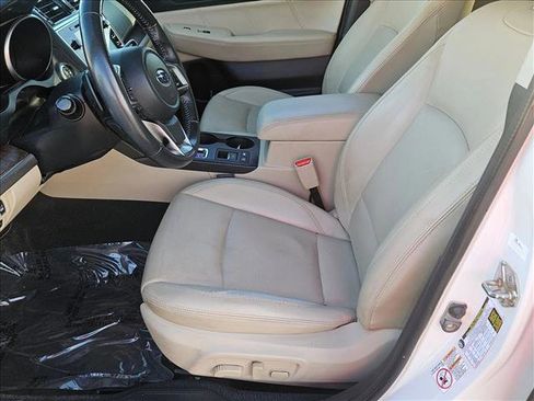 Used 2018 Subaru Outback 2.5i Limited image 16