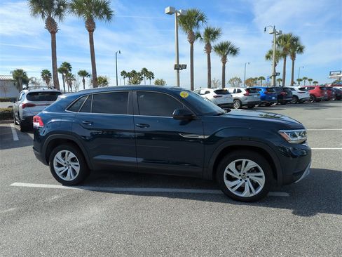 Used 2020 Volkswagen Atlas Cross Sport SE image 2