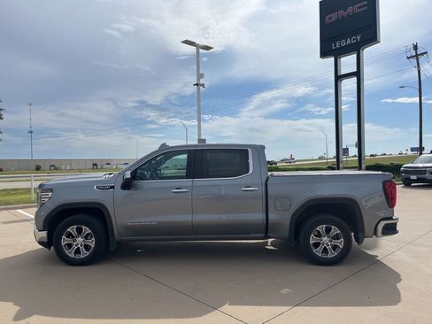 Used 2024 GMC Sierra 1500 SLT RWD image 3