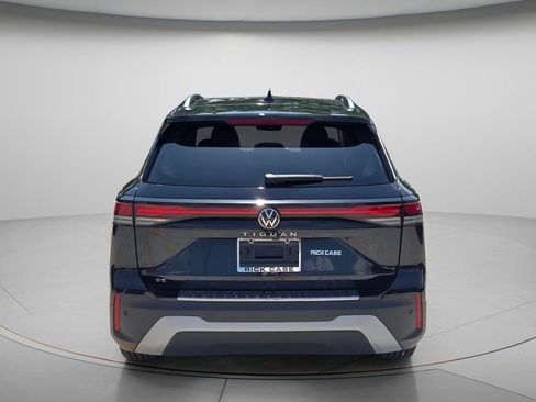Certified 2026 Volkswagen Tiguan SE w/ Panoramic Sunroof Package FWD image 6
