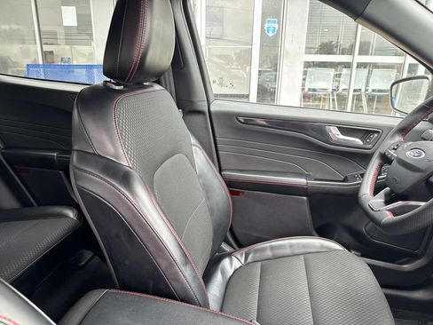 Used 2025 Ford Escape ST-Line FWD image 11