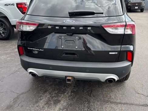 Used 2020 Ford Escape Titanium w/ Titanium Premium Package 2.0 AWD/4WD image 10
