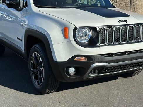 Certified 2023 Jeep Renegade Latitude image 10