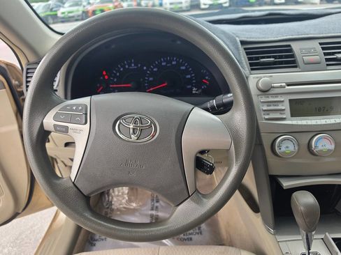Used 2010 Toyota Camry LE image 41
