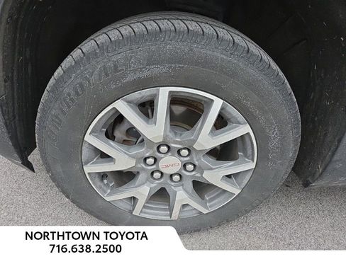 Used 2023 GMC Acadia SLE w/ Driver Convenience Package image 15