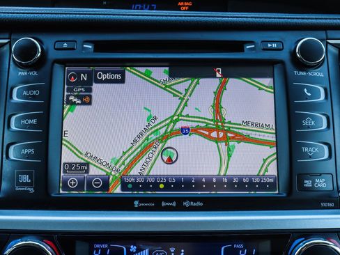 Used 2016 Toyota Highlander Limited image 8