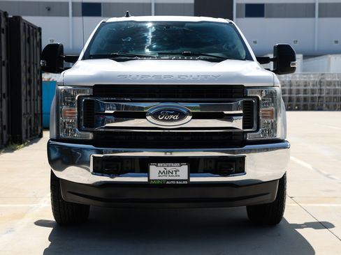 Used 2019 Ford F250 XLT w/ Snow Plow Prep Package AWD/4WD image 23