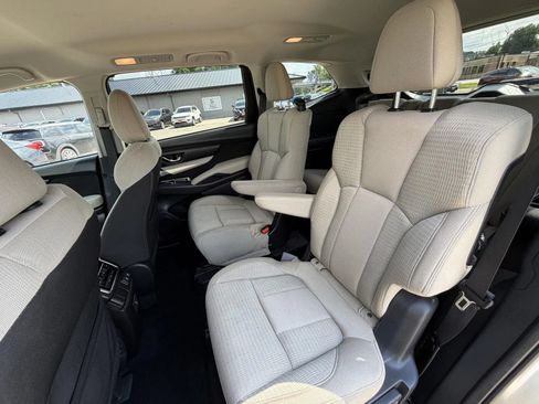 Used 2019 Subaru Ascent Premium AWD/4WD image 16