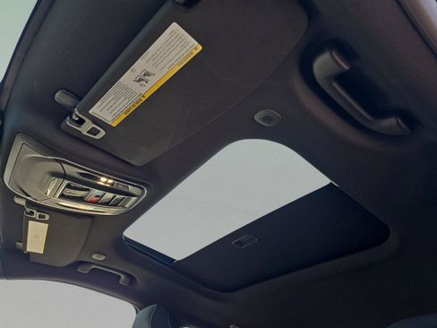 New 2025 Jeep Grand Cherokee Laredo image 17