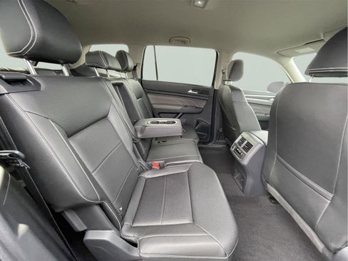 Used 2023 Volkswagen Atlas SE image 19