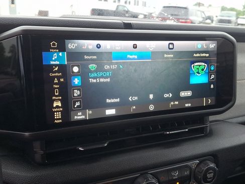 Used 2025 Jeep Gladiator Sport AWD/4WD image 16