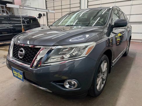 Used 2014 Nissan Pathfinder Platinum w/ Cargo Package AWD/4WD image 3