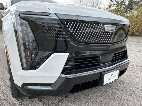 New 2025 Cadillac Escalade IQ Sport 1 w/ LPO, ONYX Package image 42