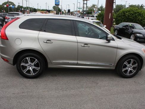 Used 2015 Volvo XC60 T6 w/ Protection Package AWD/4WD image 6