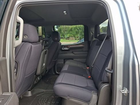 Used 2025 Chevrolet Silverado 1500 LT AWD/4WD image 10