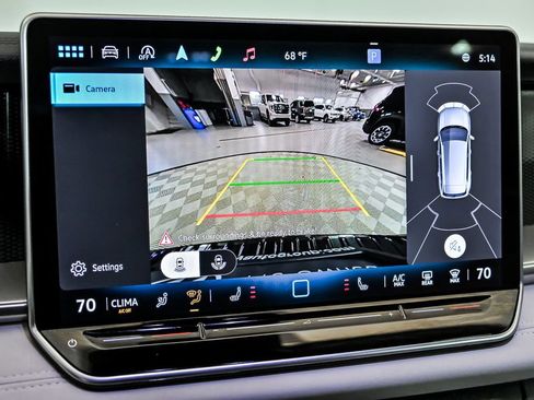 Used 2025 Volkswagen Tiguan SE AWD/4WD image 20