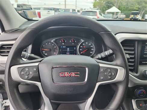 Certified 2023 GMC Acadia SLE w/ Driver Convenience Package image 23