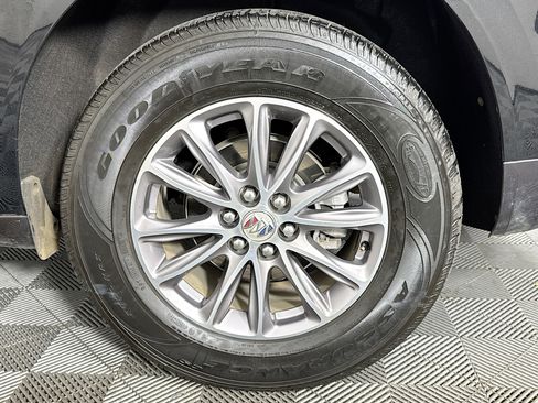 Used 2024 Buick Enclave Premium AWD/4WD image 36