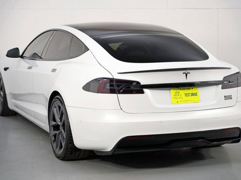 Used 2021 Tesla Model S Plaid image 55
