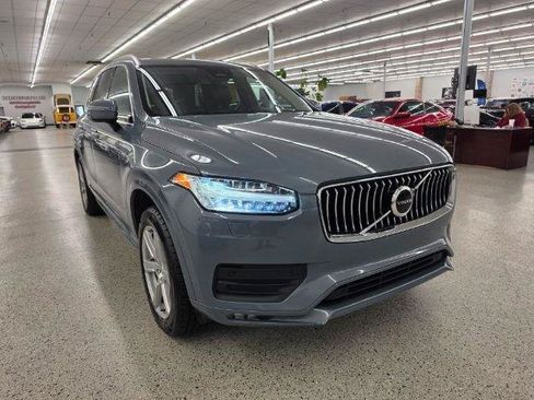 Used 2023 Volvo XC90 B5 Core AWD/4WD image 4